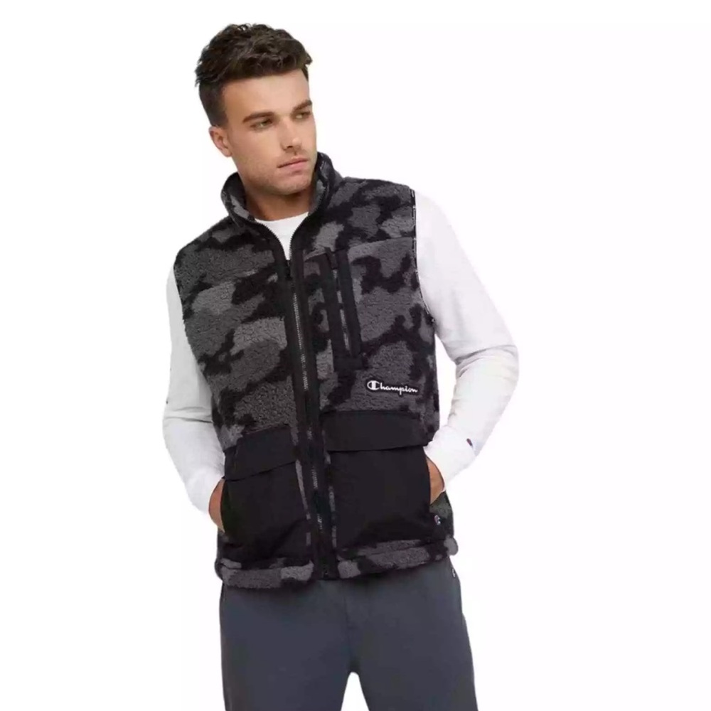 NWT Champion Camo Cozy High Pile Vest, Script Logo